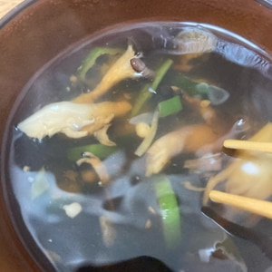 あっさりとろりん☆舞茸とオクラの醤油スープ